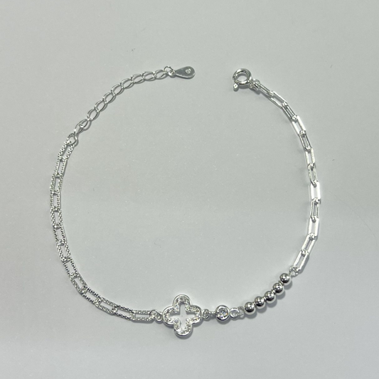 PULSERA TRÉBOL EN PLATA LEY 925 CON BALINES