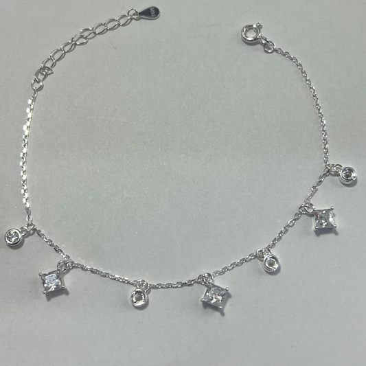 PULSERA EN PLATA LEY 925 CON DIJES DE CIRCONES