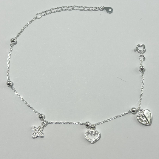 PULSERA EN PLATA CON DIJES DE CORAZÓN Y MARIPOSAS
