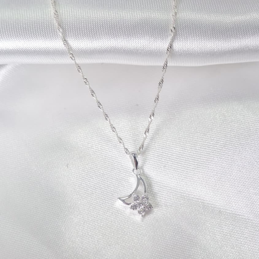 CADENA CON DIJE LUNA FLOR EN PLATA LEY 925