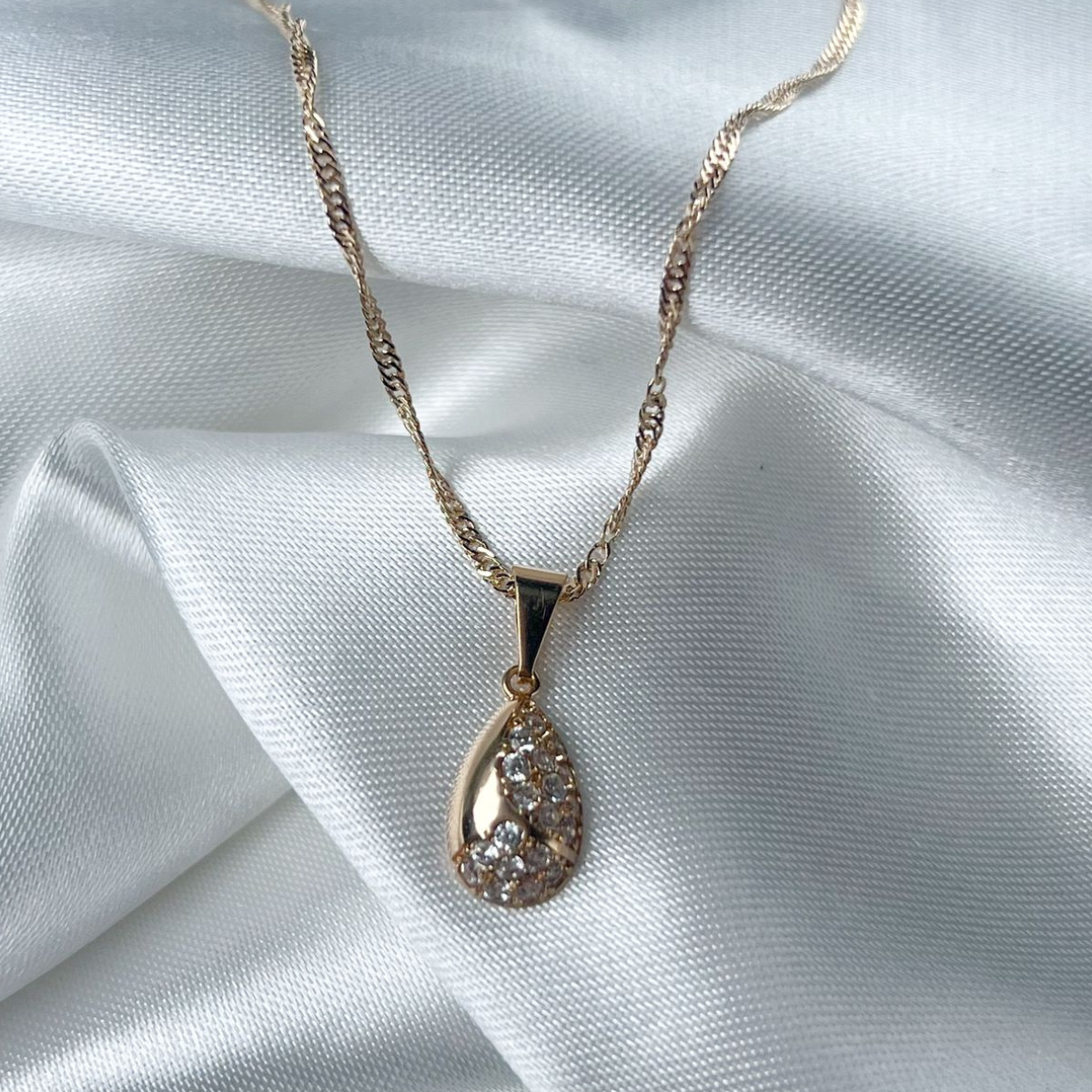 CADENA MAS DIJE EN ORO LAMINADO