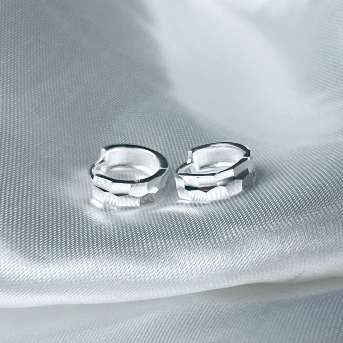CANDONGA PLATA HUGGIES TAILANDÉS