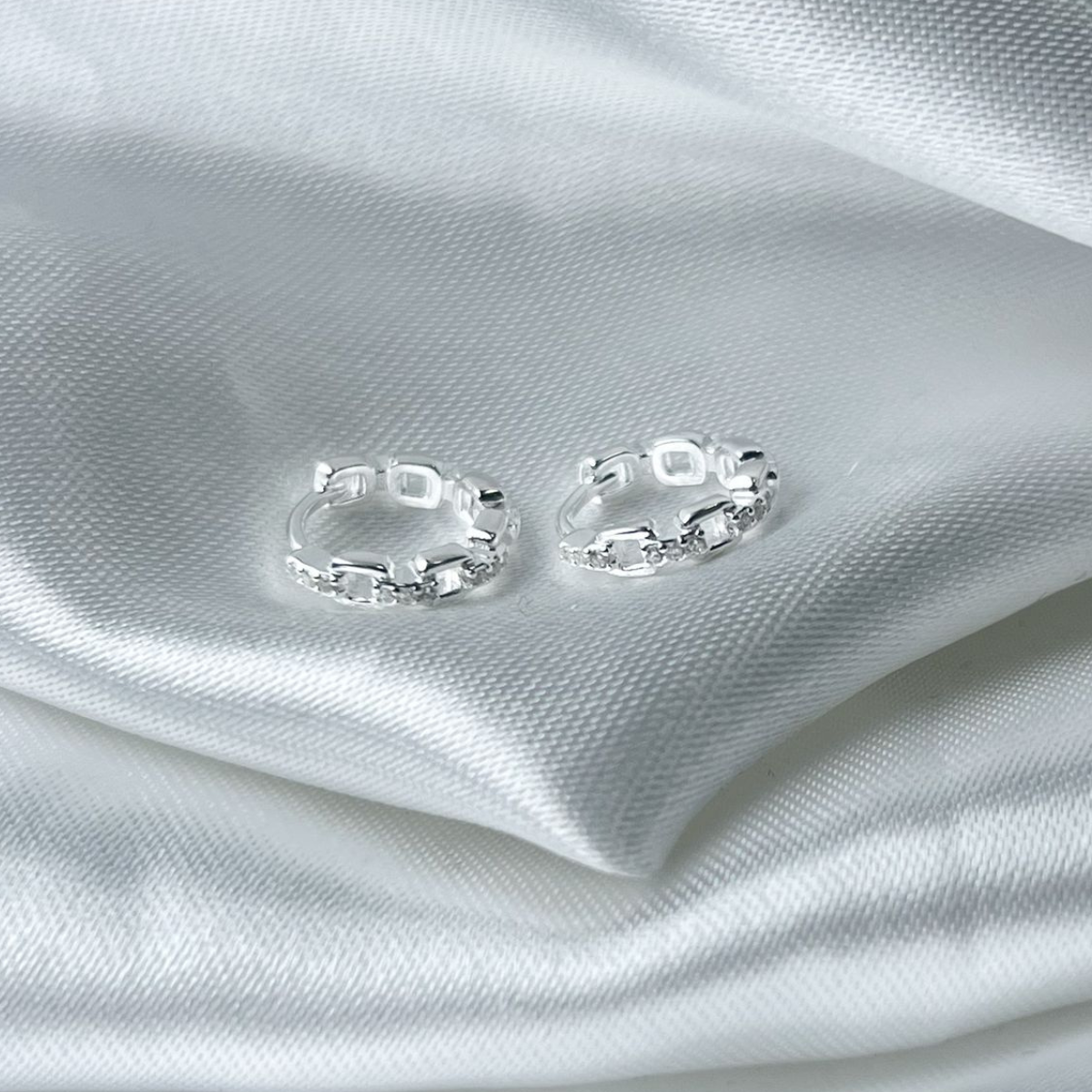 CANDONGA PLATA HUGGIES TAILANDESA