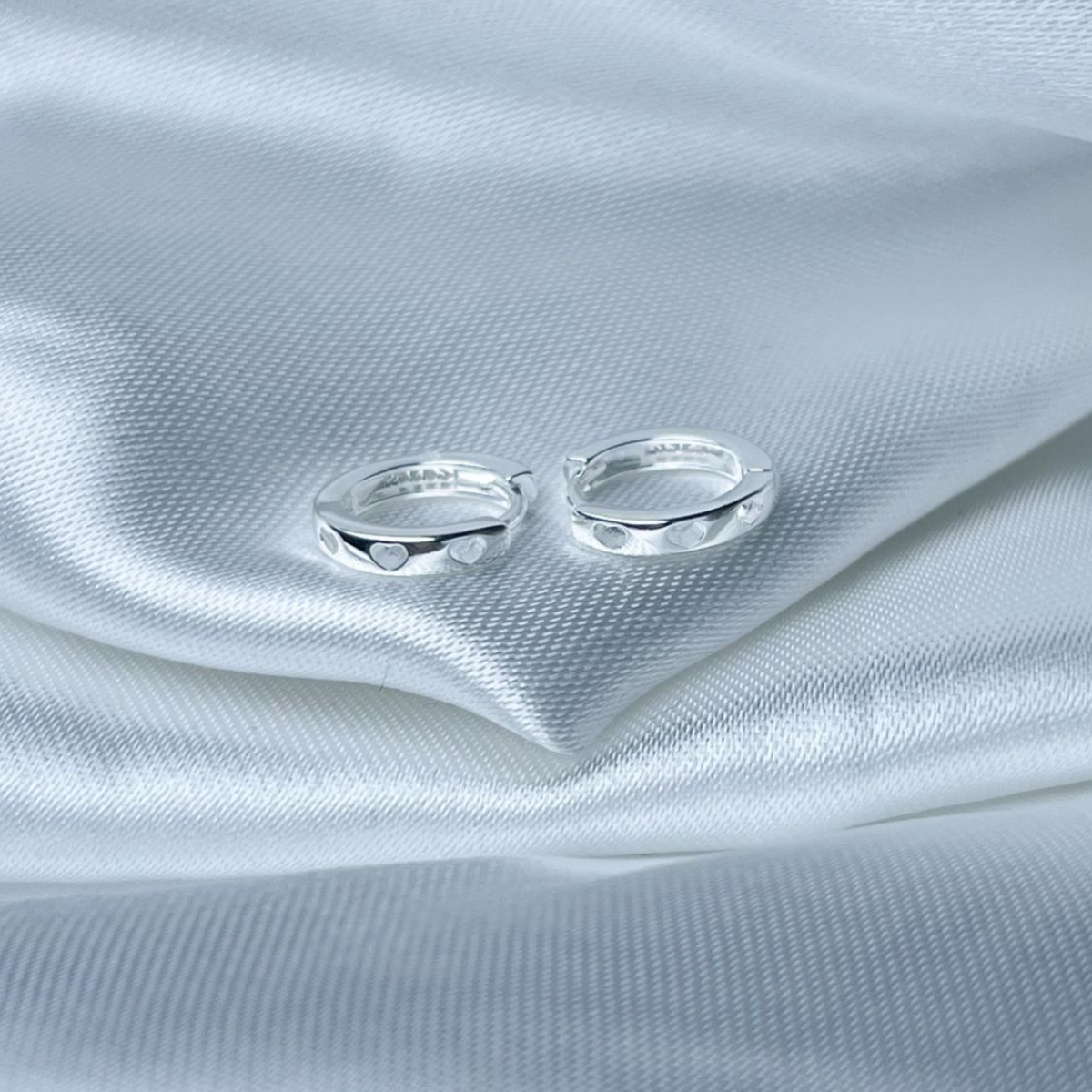 CANDONGA PLATA HUGGIES TAILANDÉS