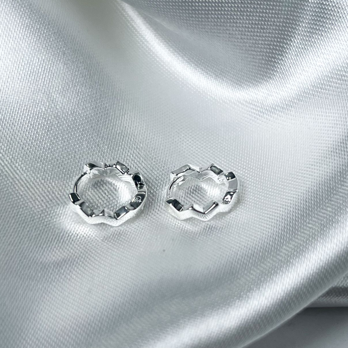 CANDONGA PLATA HUGGIES TAILANDÉS