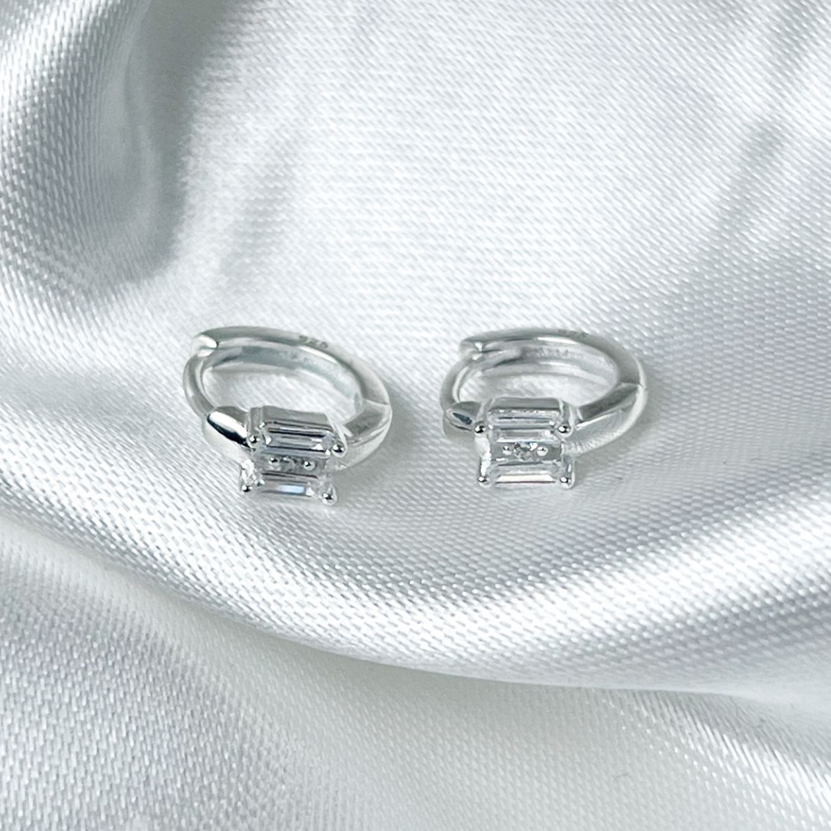 CANDONGA PLATA HUGGIES TAILANDÉS