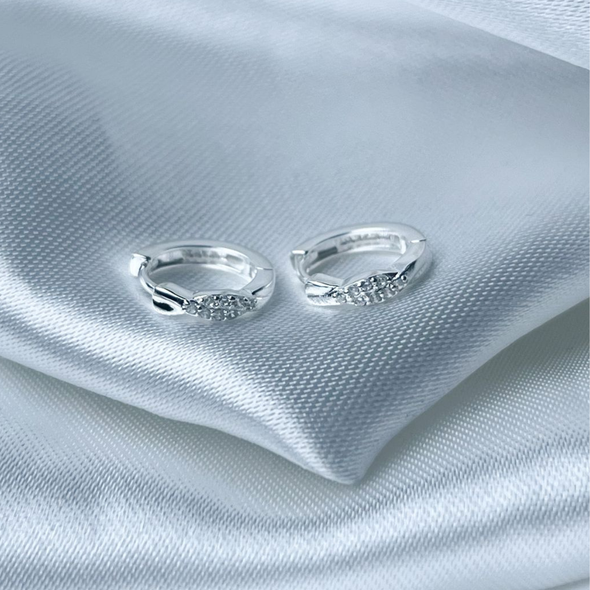CANDONGA PLATA HUGGIES TAILANDÉS