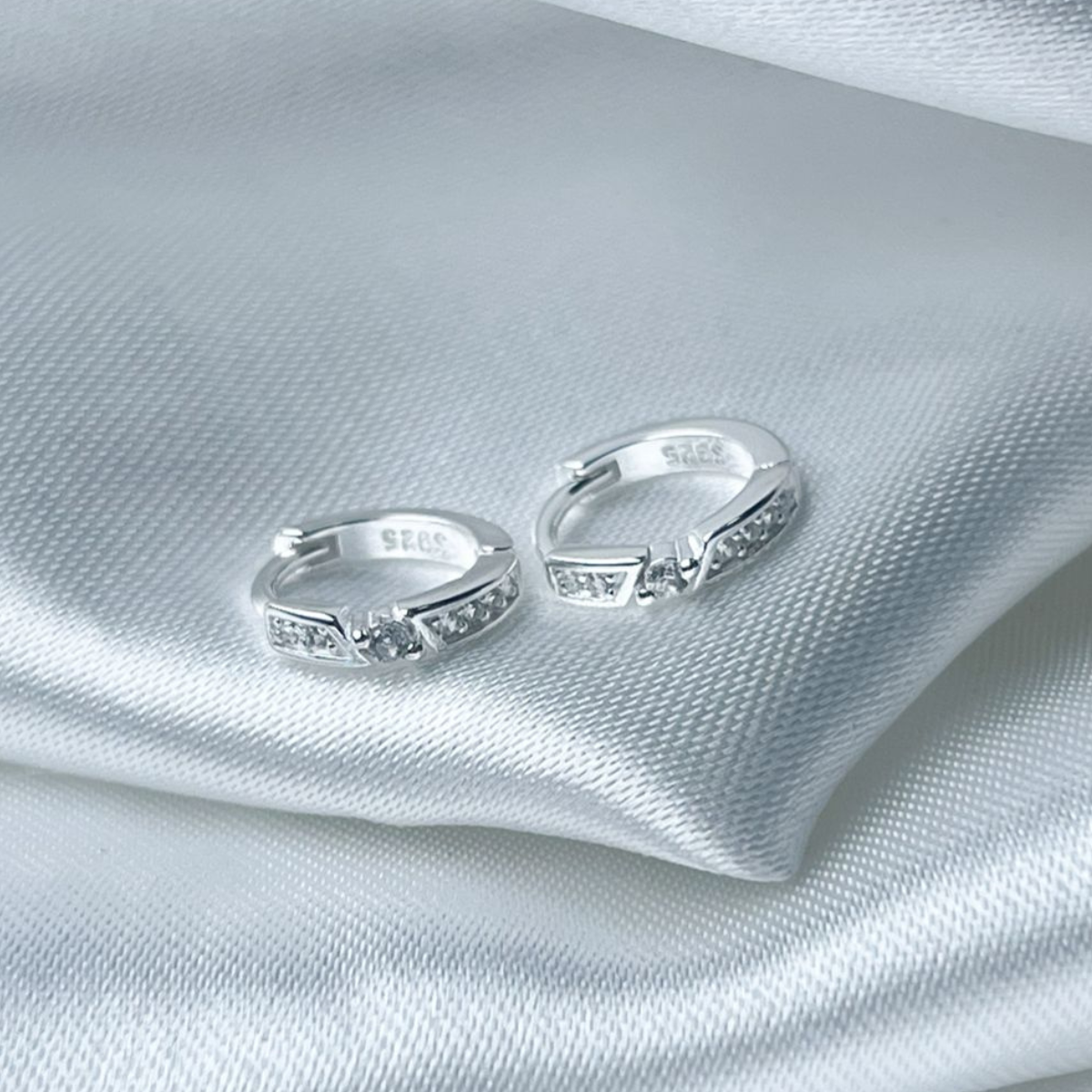 CANDONGA PLATA HUGGIES TAILANDESA