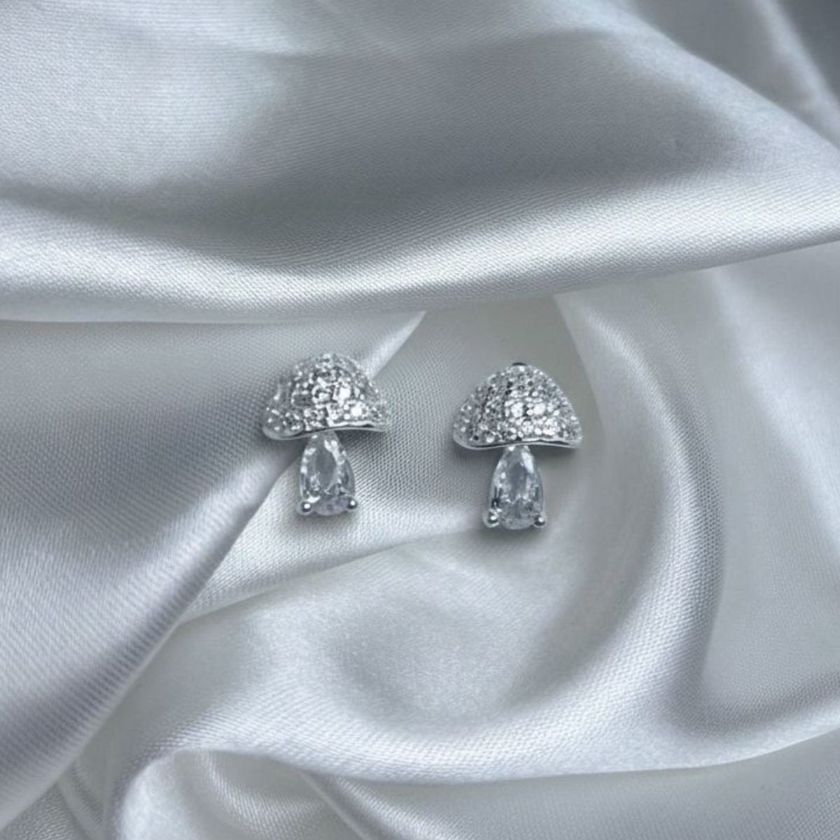 TOPO PLATA CIRCONES TAILANDES