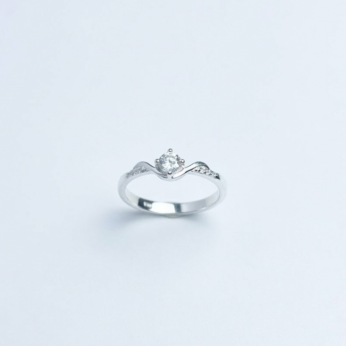ANILLO SOLITARIO PLATA CIRCONES TAILANDES