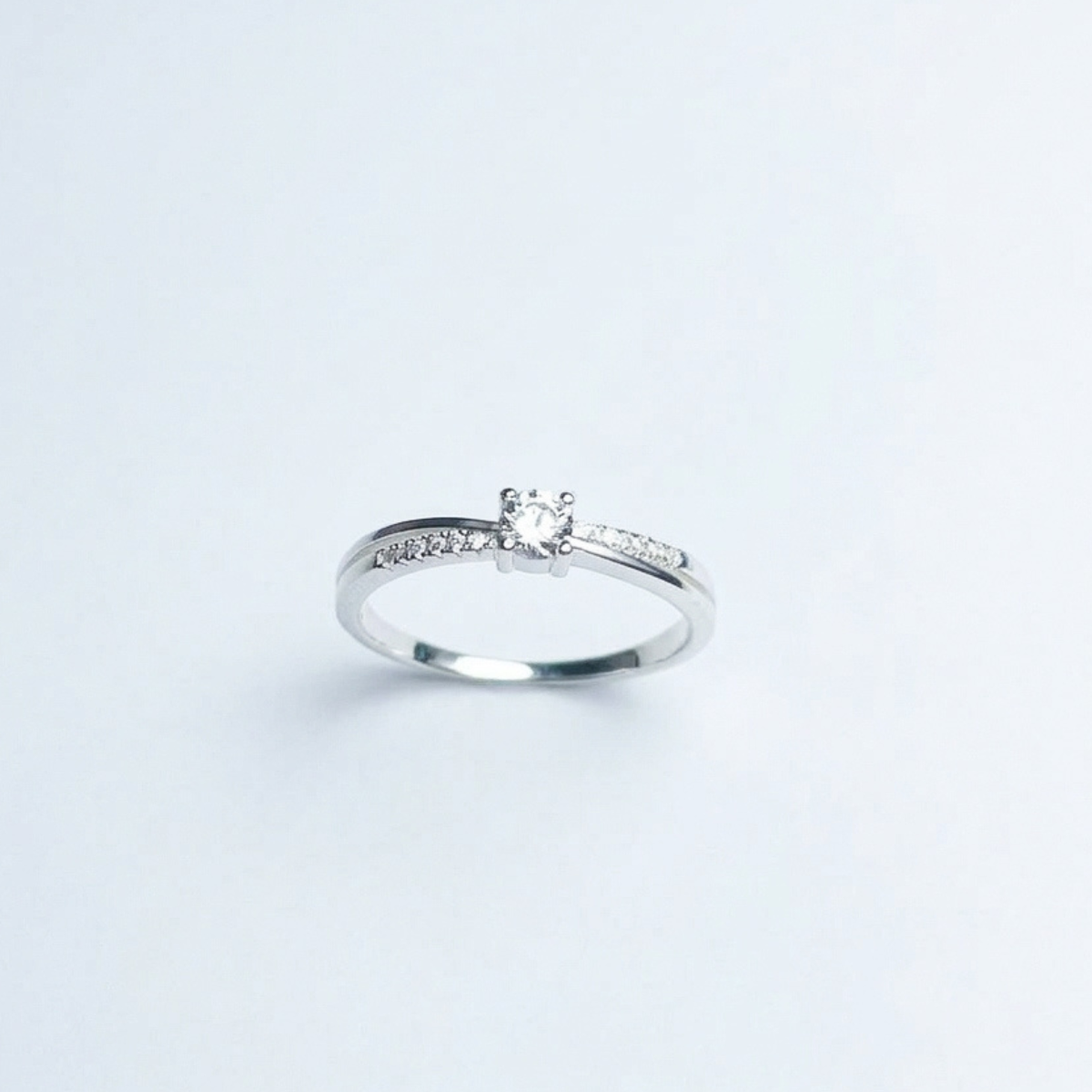 ANILLO SOLITARIO PLATA CIRCONES TAILANDES