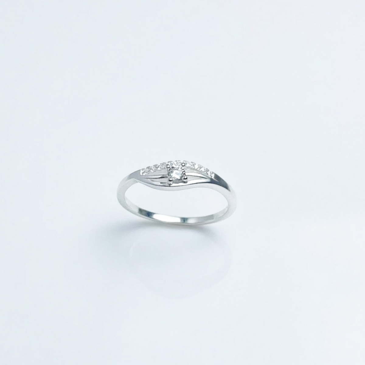 ANILLO SOLITARIO PLATA CIRCONES TAILANDES