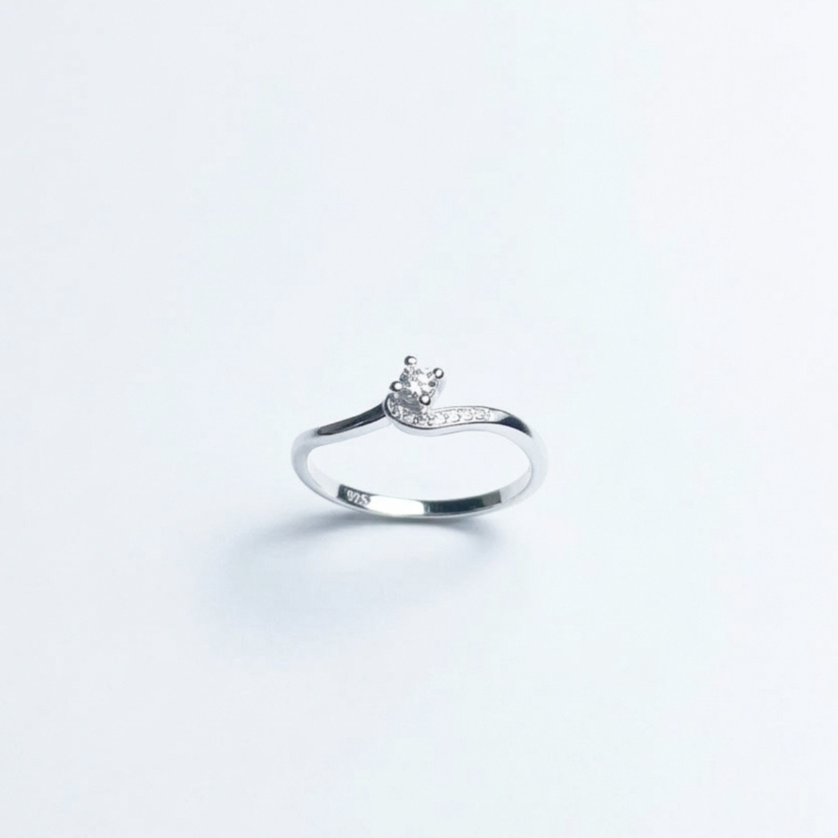 ANILLO SOLITARIO PLATA CIRCONES TAILANDES