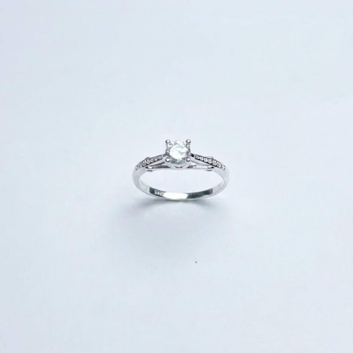 ANILLO SOLITARIO PLATA CIRCONES TAILANDES