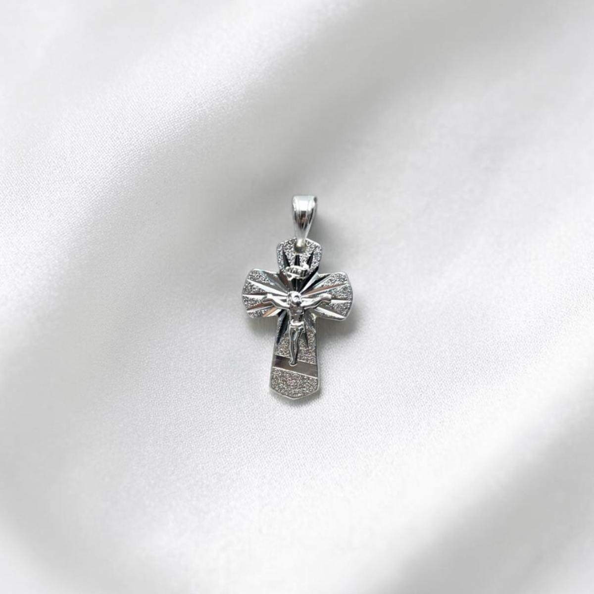 DIJE PLATA DIAMANTADO CRISTO