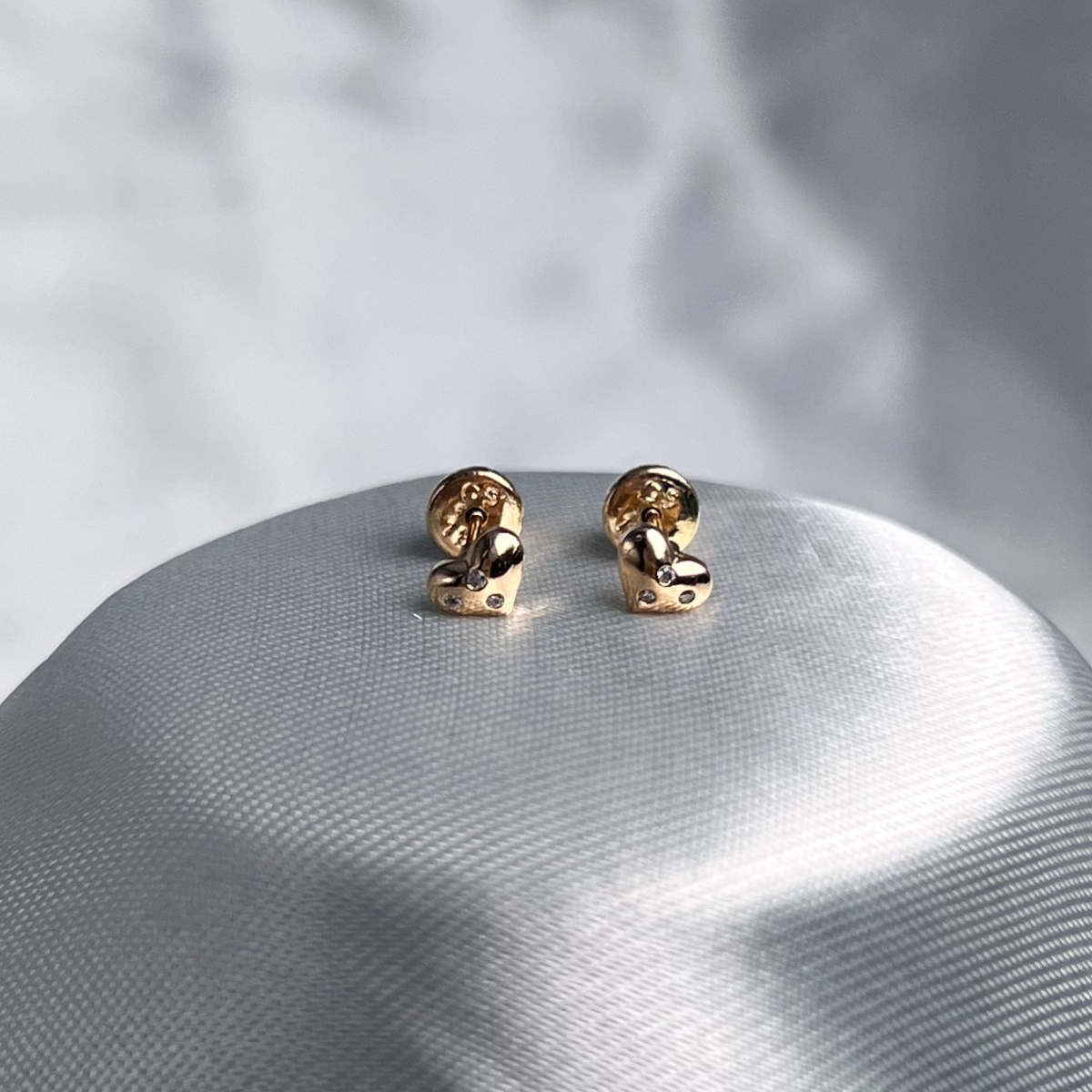 TOPO SEGURIDAD CORAZON PEQUEÑO 18K