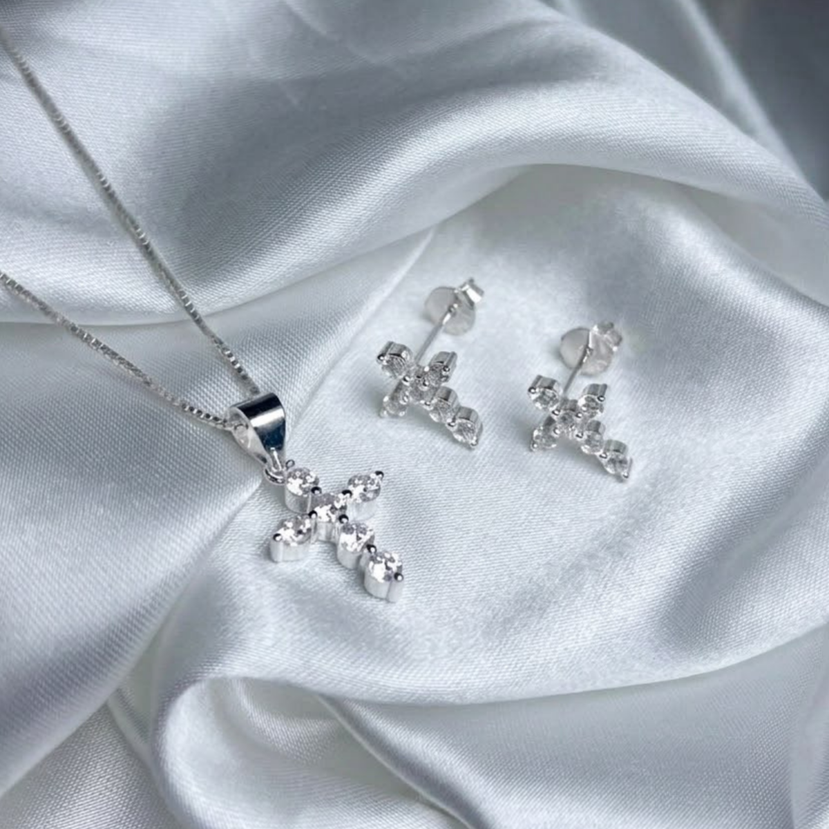 SET TOPO Y DIJE PLATA CIRCONES TAILANDESA