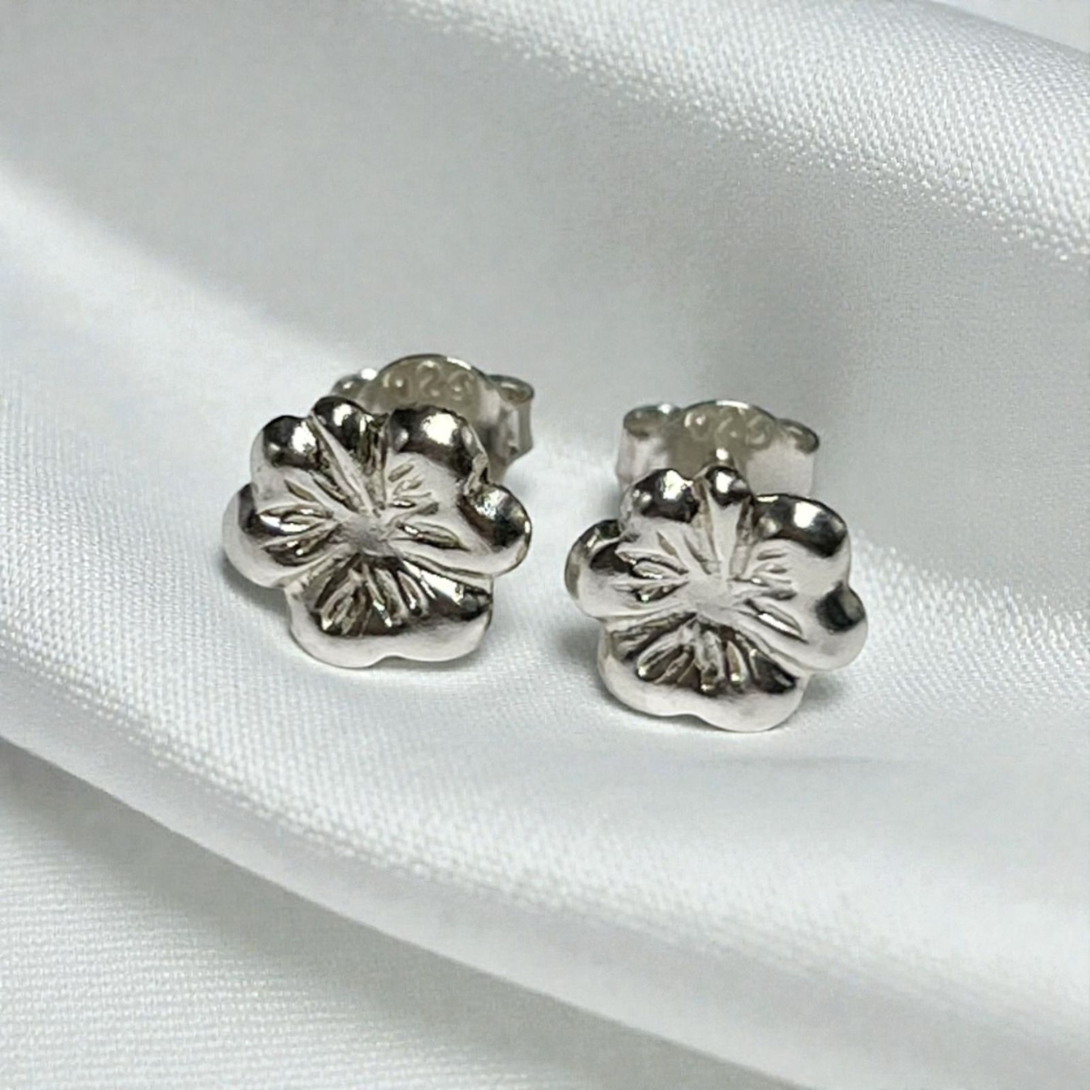 TOPO PLATA FIGURA TREBOL