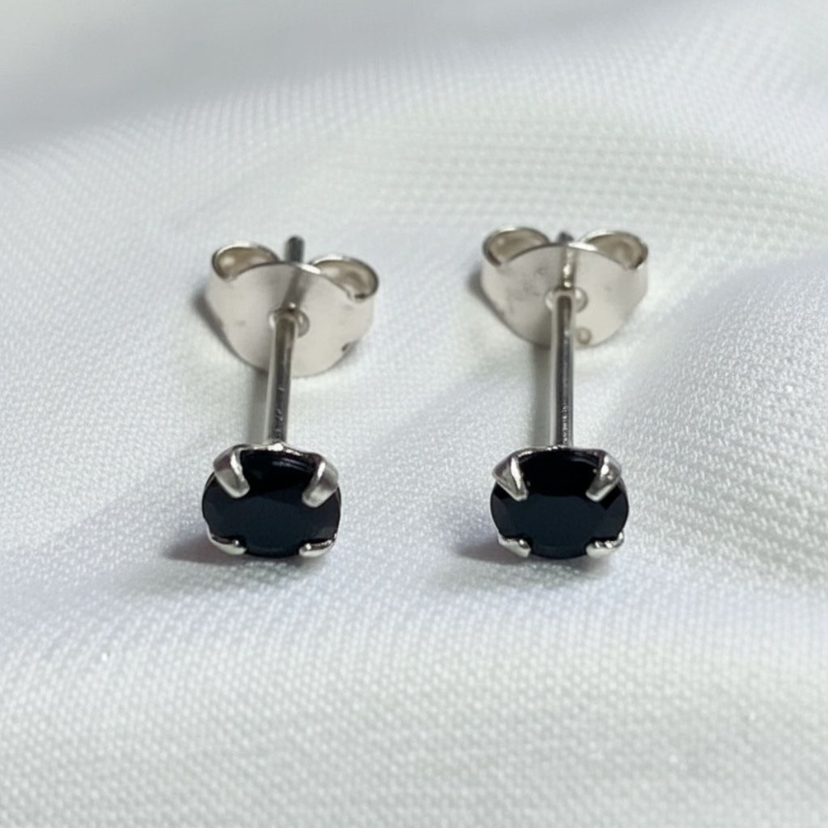 TOPO CIRCON REDONDO UÑAS 4MM NEGRO