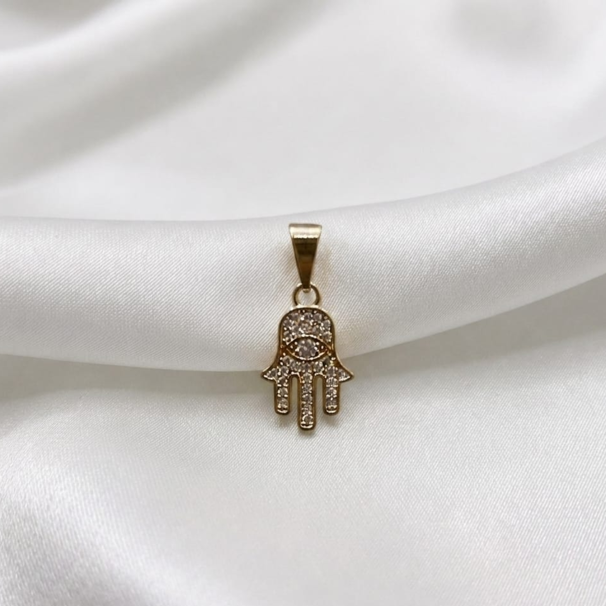 DIJE MANO HAMSA MICROCIRCON ORO LAMINADO 18K