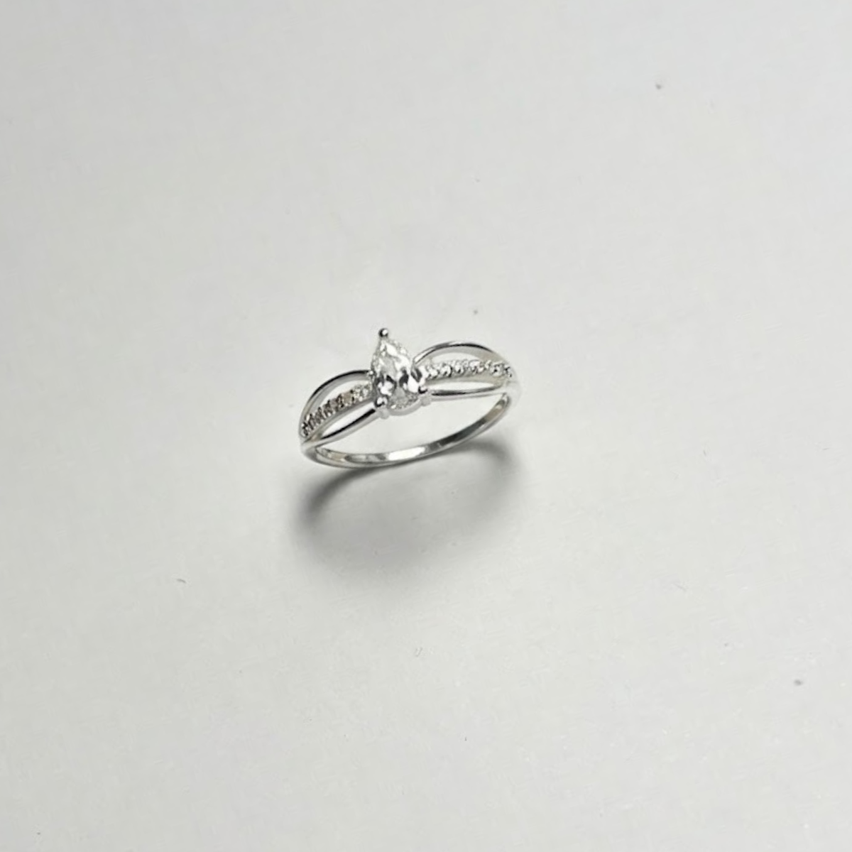 ANILLO SOLITARIO PLATA CIRCONES TAILANDES