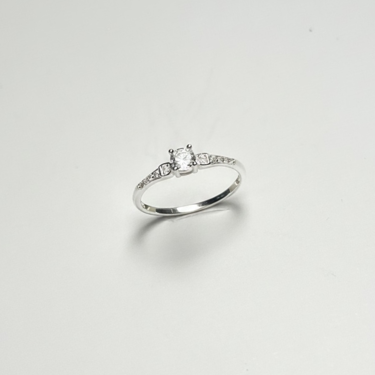 ANILLO SOLITARIO PLATA CIRCONES TAILANDES