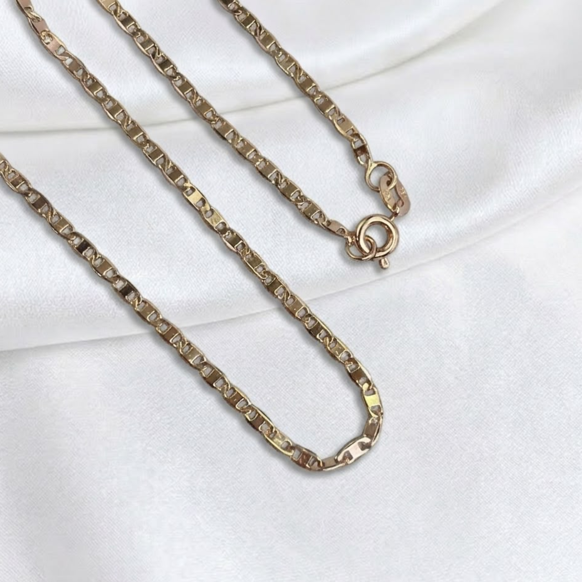 CADENA ESCALERA PLANA ESPEJO ORO LAMINADO 18K