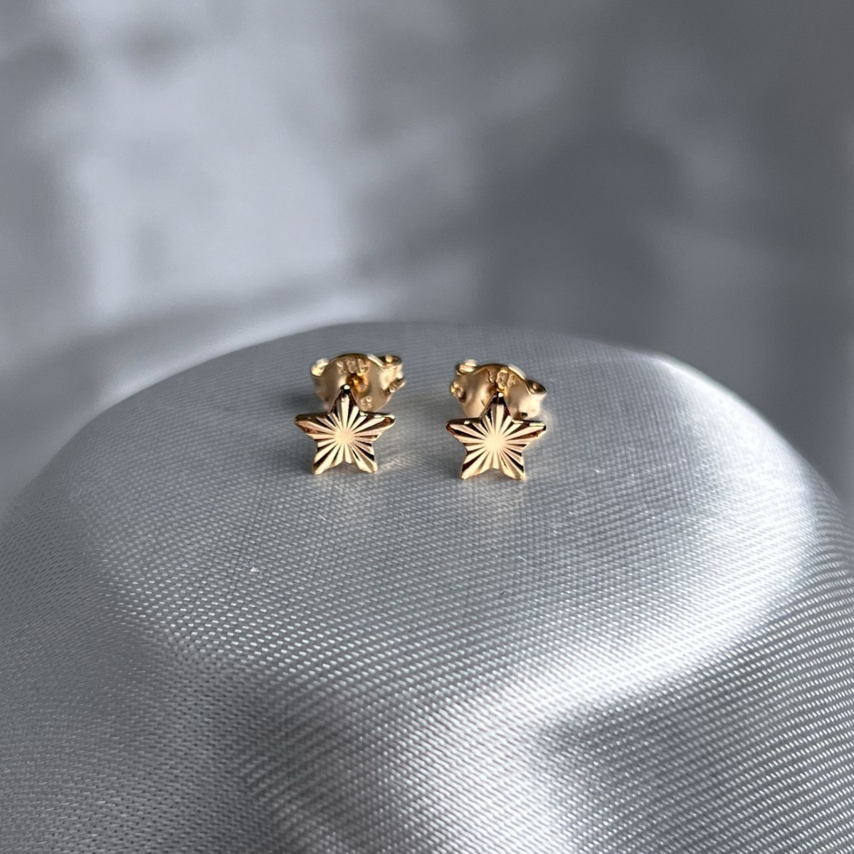 TOPO ESTRELLA DIAMANTADA ORO LAMINADO 18K