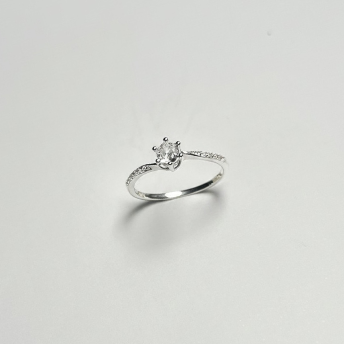 ANILLO SOLITARIO PLATA CIRCONES TAILANDES