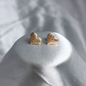 TOPO FIGURA CORAZON SATINADO ORO LAMINADO 18K