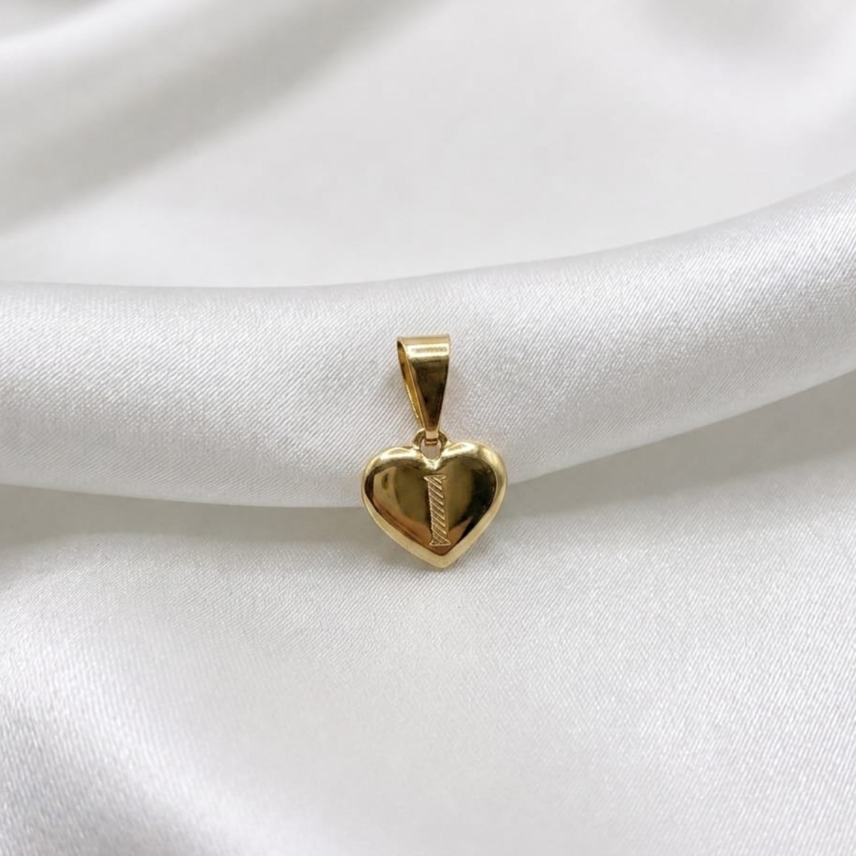 DIJE ABECEDARIO CORAZON MINI ORO LAMINADO 18K