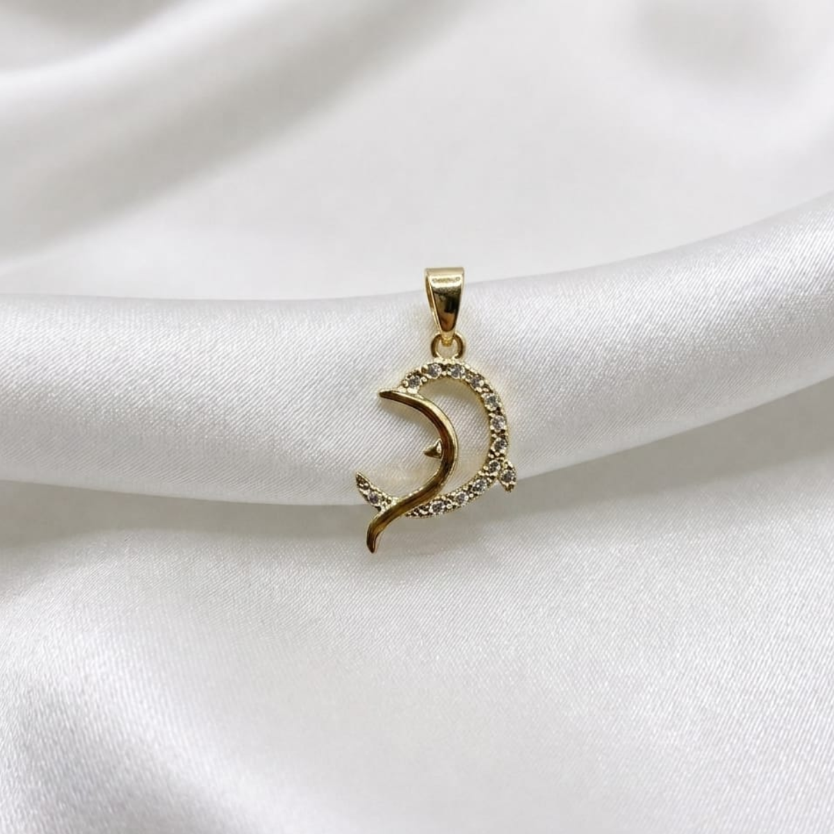 DIJE DELFIN SILUETA MICROCIRCON ORO LAMINADO 18K