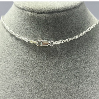 CADENA EN PLATA CON DIJE BICOLOR DE LA VIRGEN MARIA AUXILIADORA