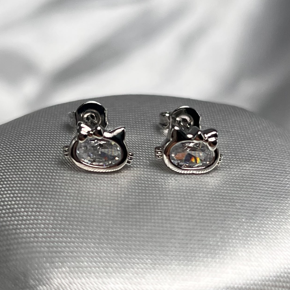 TOPO HELLO KITTY CIRCON BLANCO RODIO